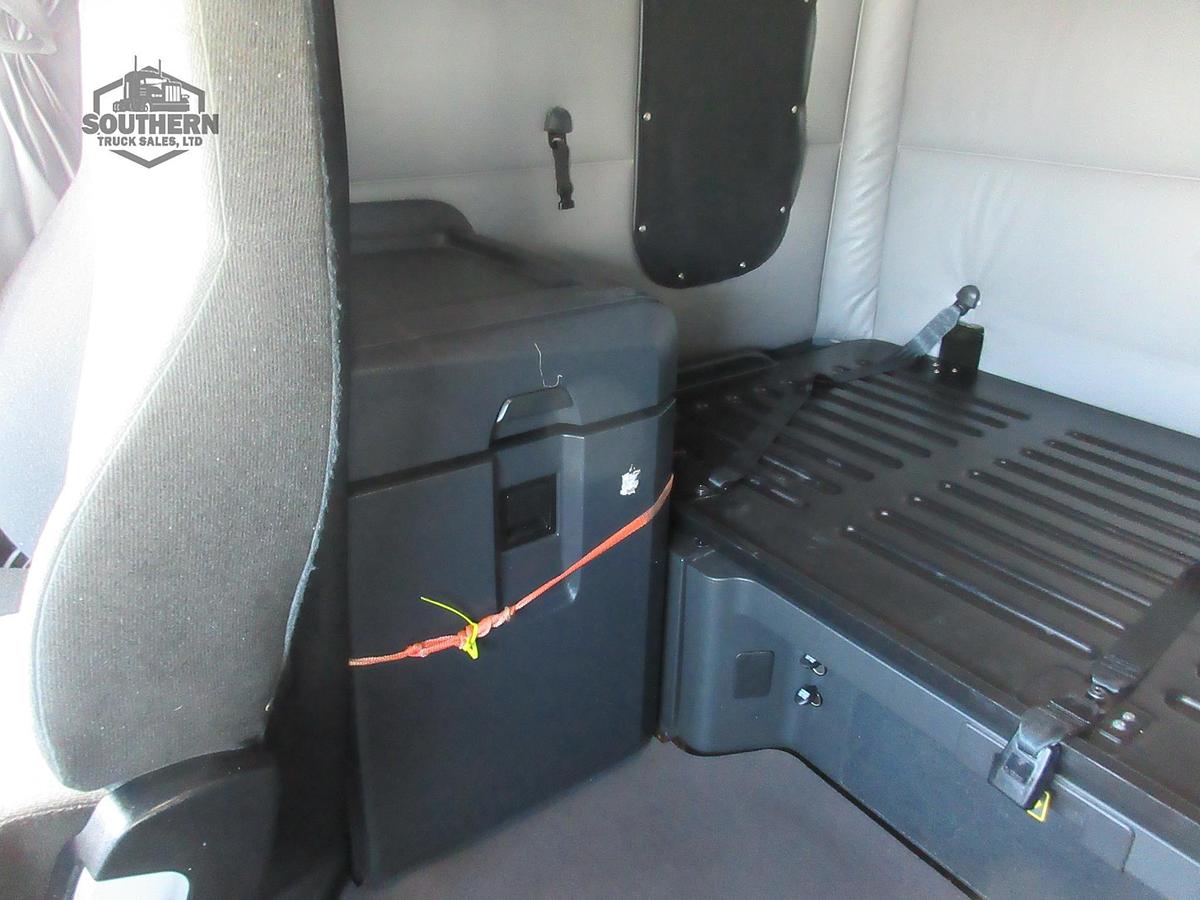 Used 2022 FREIGHTLINER CASCADIA 116