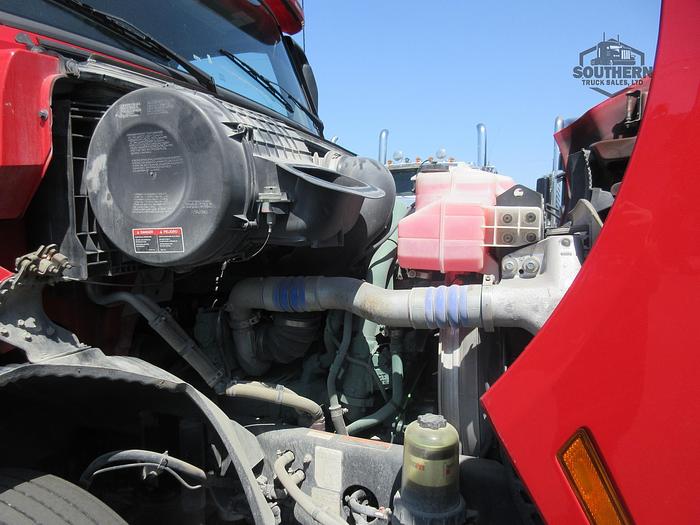 Used 2020 VOLVO VNR64T300