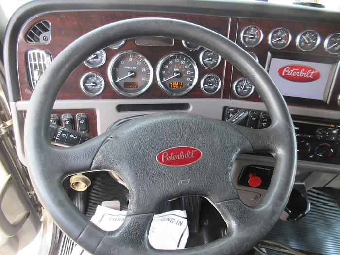 Used 2019 PETERBILT 389