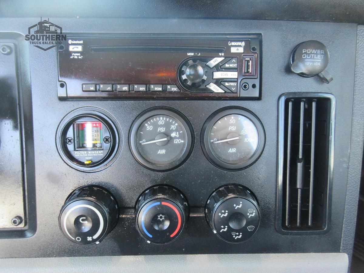 Used 2019 FREIGHTLINER CASCADIA 126