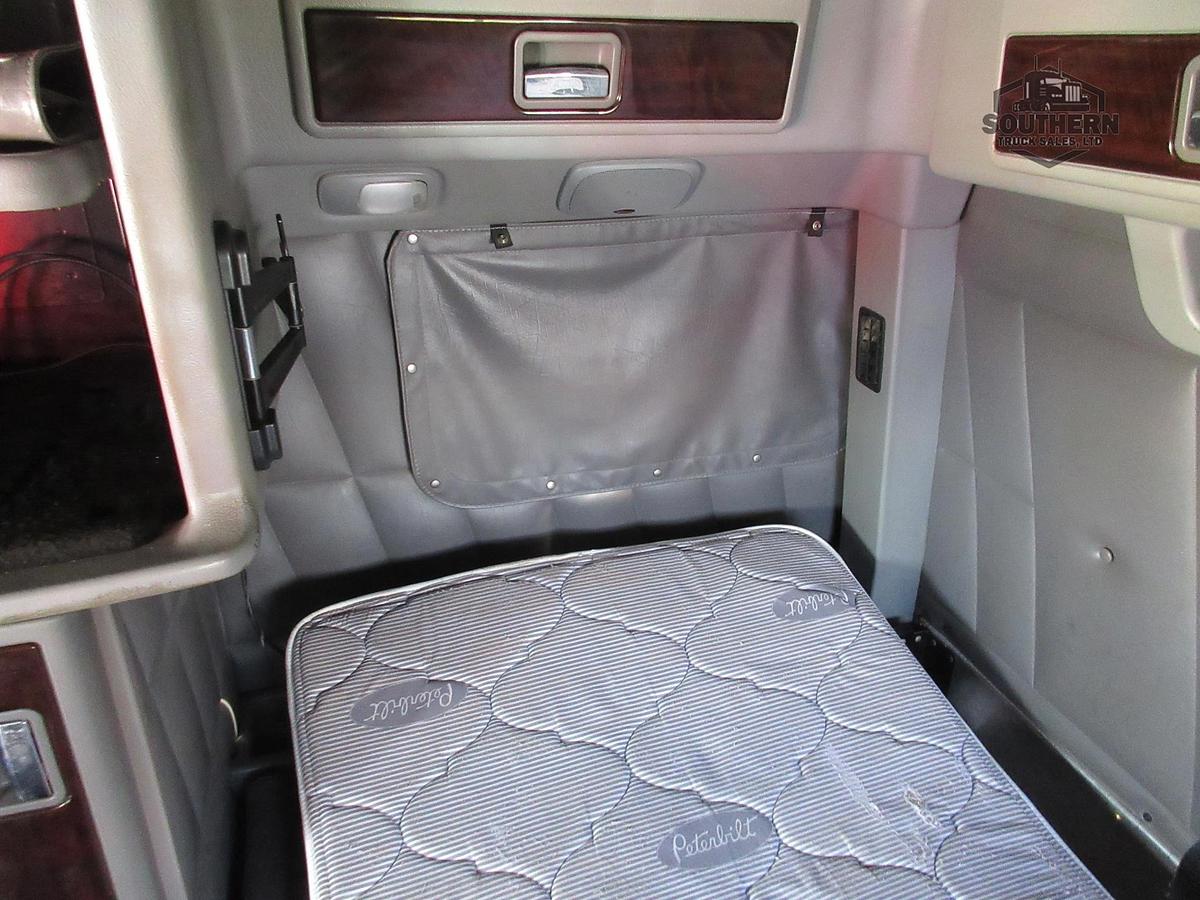 Used 2019 PETERBILT 389