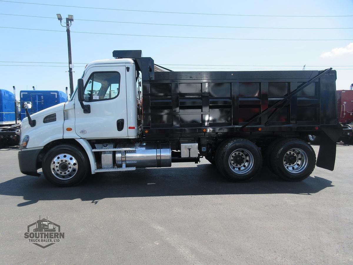 Used 2019 FREIGHTLINER CASCADIA 113