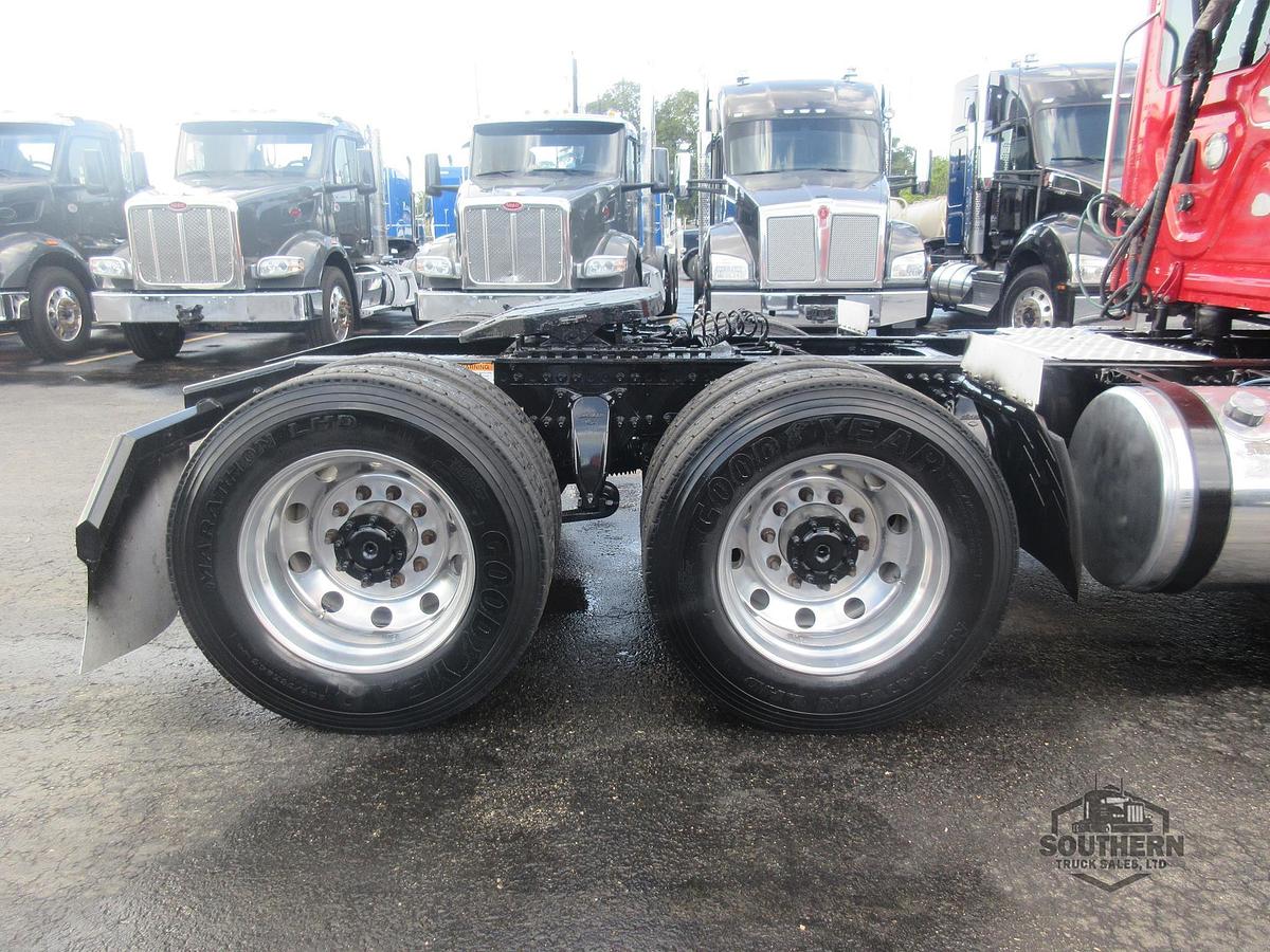 Used 2020 FREIGHTLINER CASCADIA 126