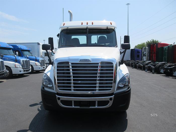 Used 2019 FREIGHTLINER CASCADIA 125