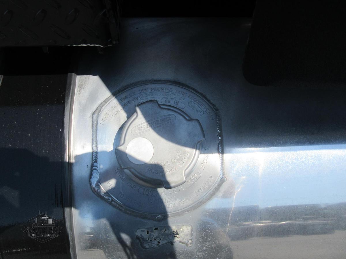 Used 2020 FREIGHTLINER 122SD