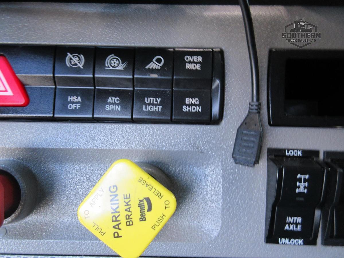 Used 2022 FREIGHTLINER CASCADIA 126