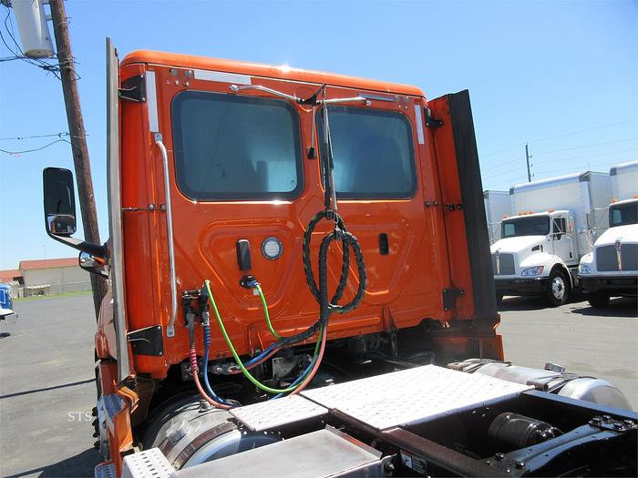 Used 2018 FREIGHTLINER CASCADIA 116