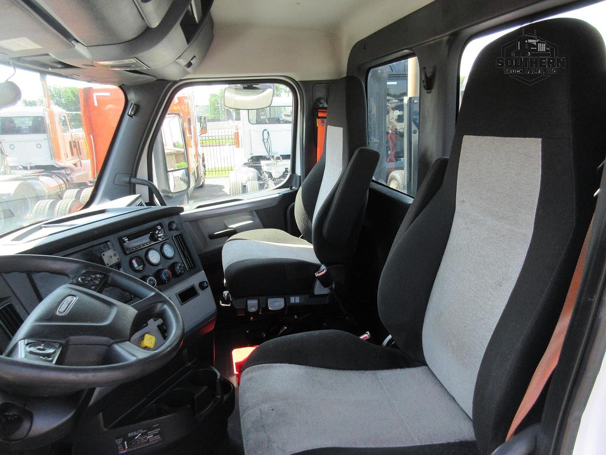 Used 2019 FREIGHTLINER CASCADIA 126