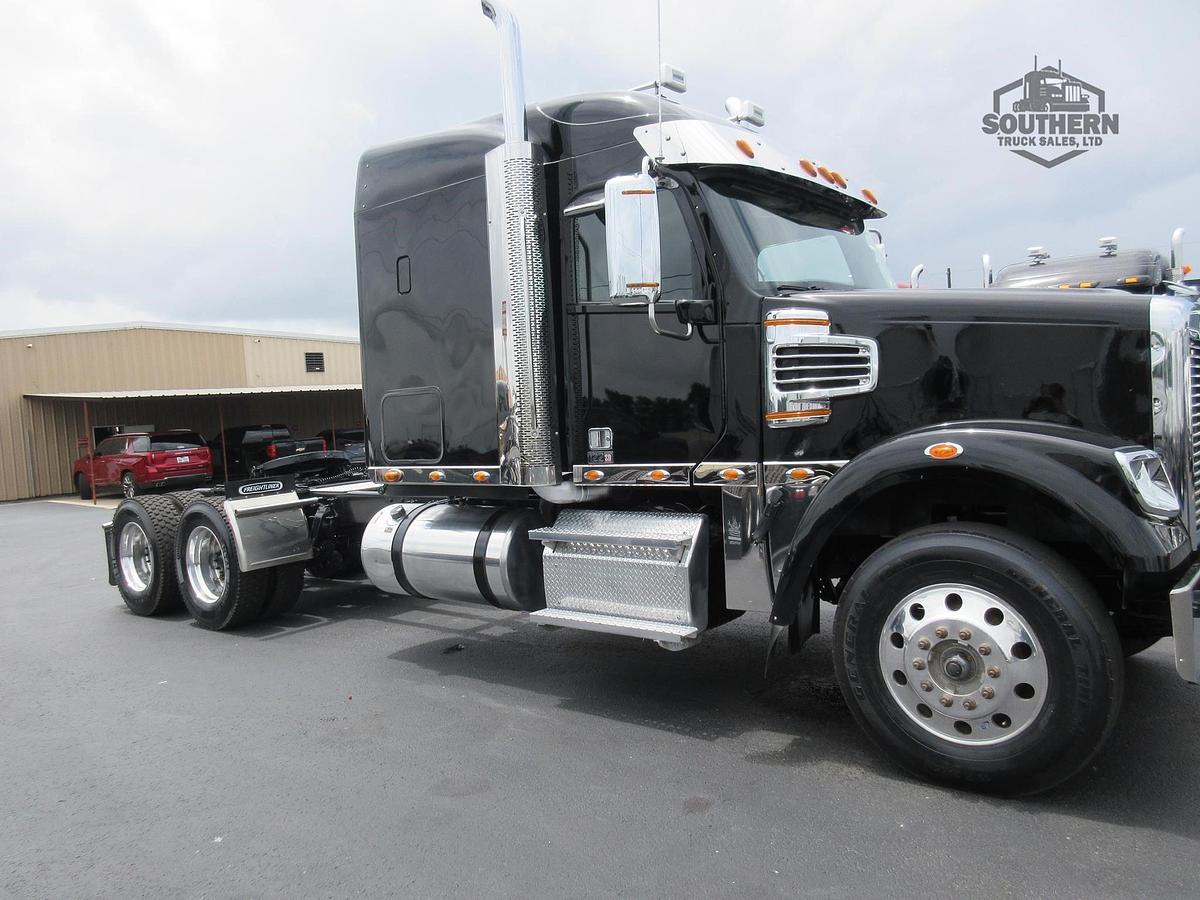 Used 2023 FREIGHTLINER CORONADO 122 SD