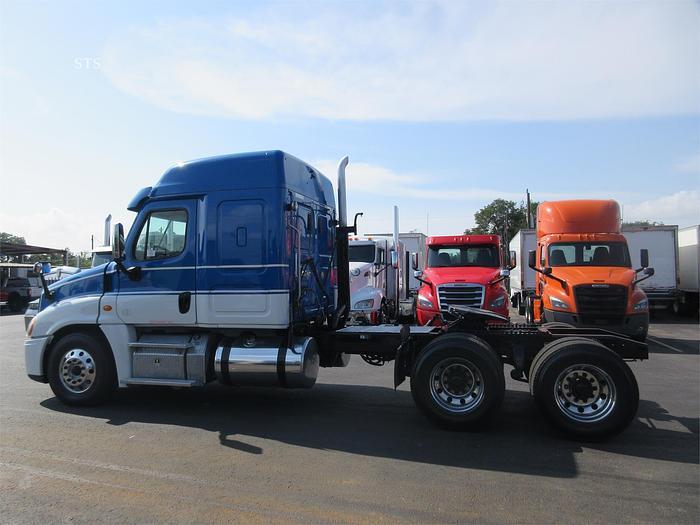Used 2017 FREIGHTLINER CASCADIA 125