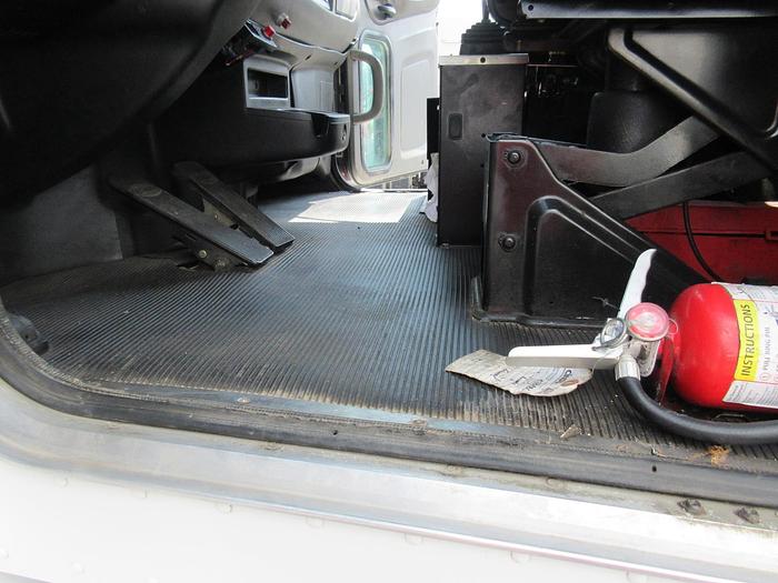 Used 2013 PETERBILT 348