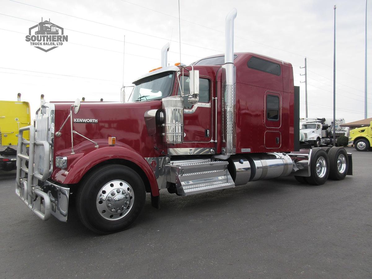Used 2023 KENWORTH W900L