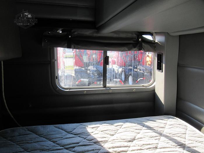 Used 2018 PETERBILT 389