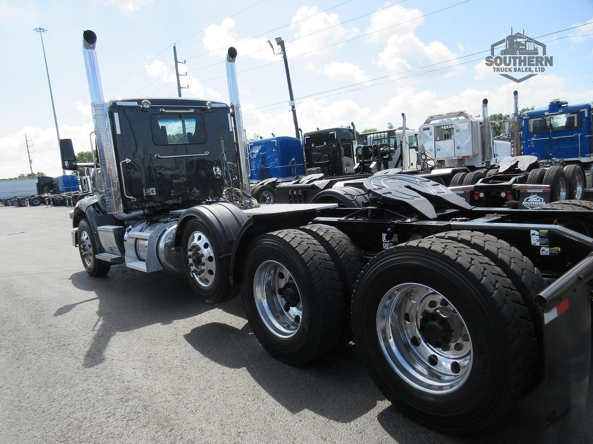 Used 2025 PETERBILT 567