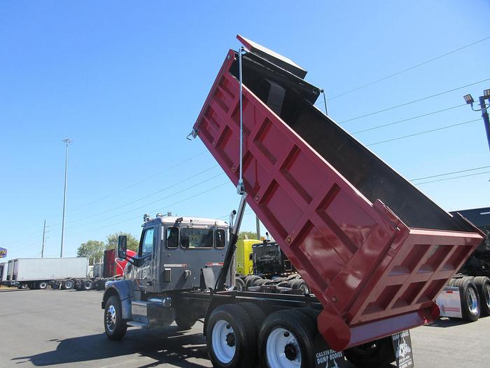 Used 2019 PETERBILT 567