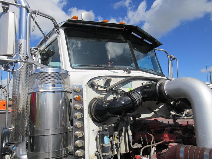 Used 2015 PETERBILT 389 - 6810