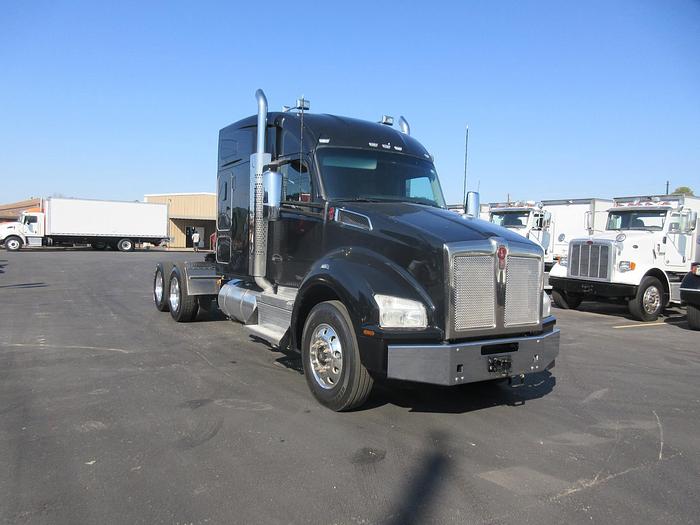 Used 2021 KENWORTH T880