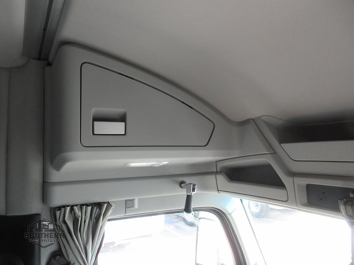 Used 2023 KENWORTH T880