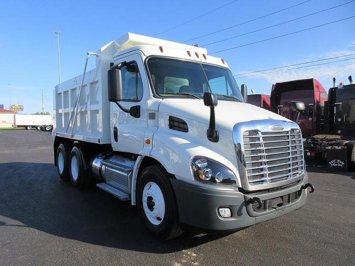 Used 2017 FREIGHTLINER CASCADIA 113