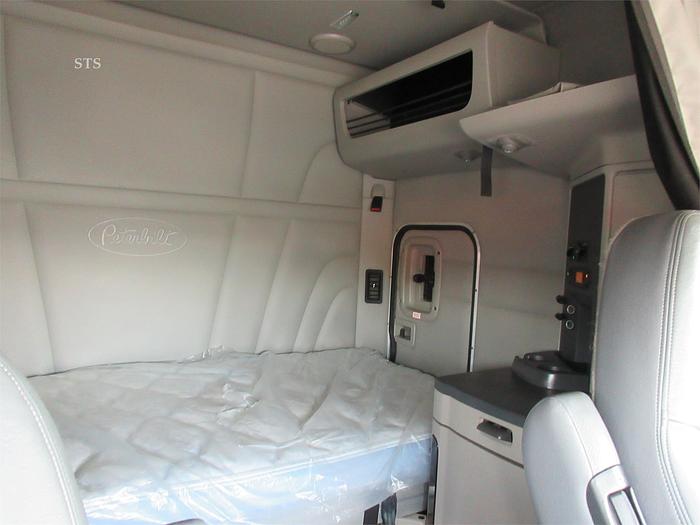 Used 2018 PETERBILT 579