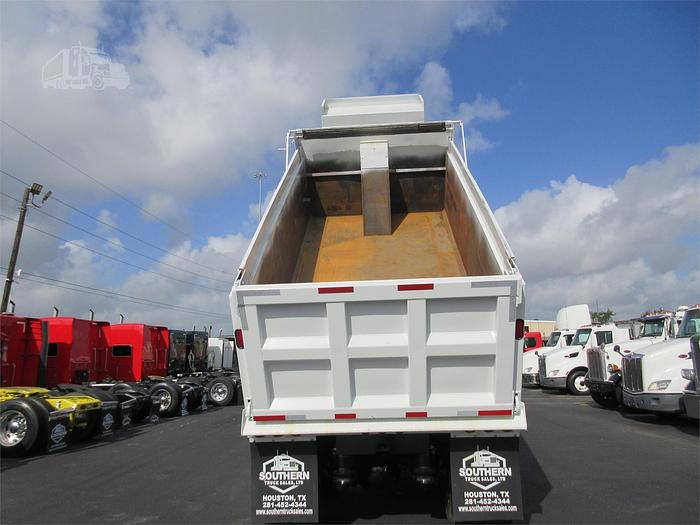 Used 2015 PETERBILT 365