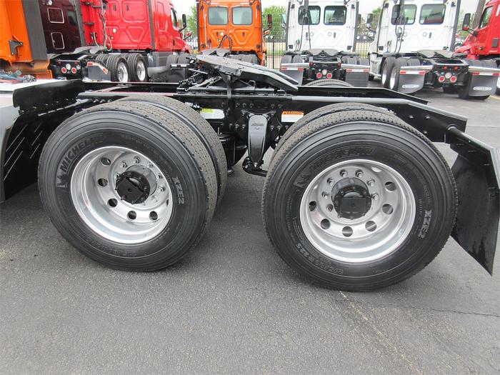 Used 2018 FREIGHTLINER CASCADIA 116