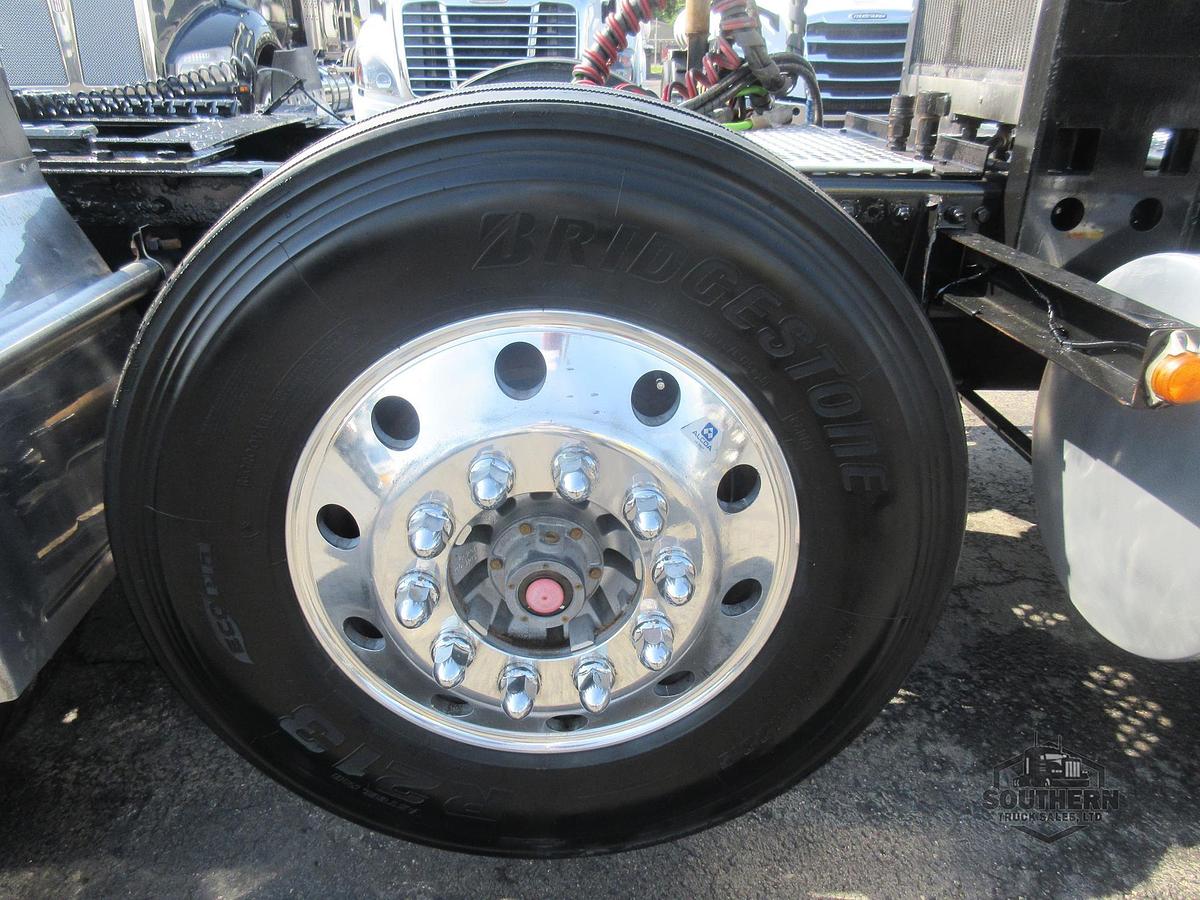 Used 2023 KENWORTH T880