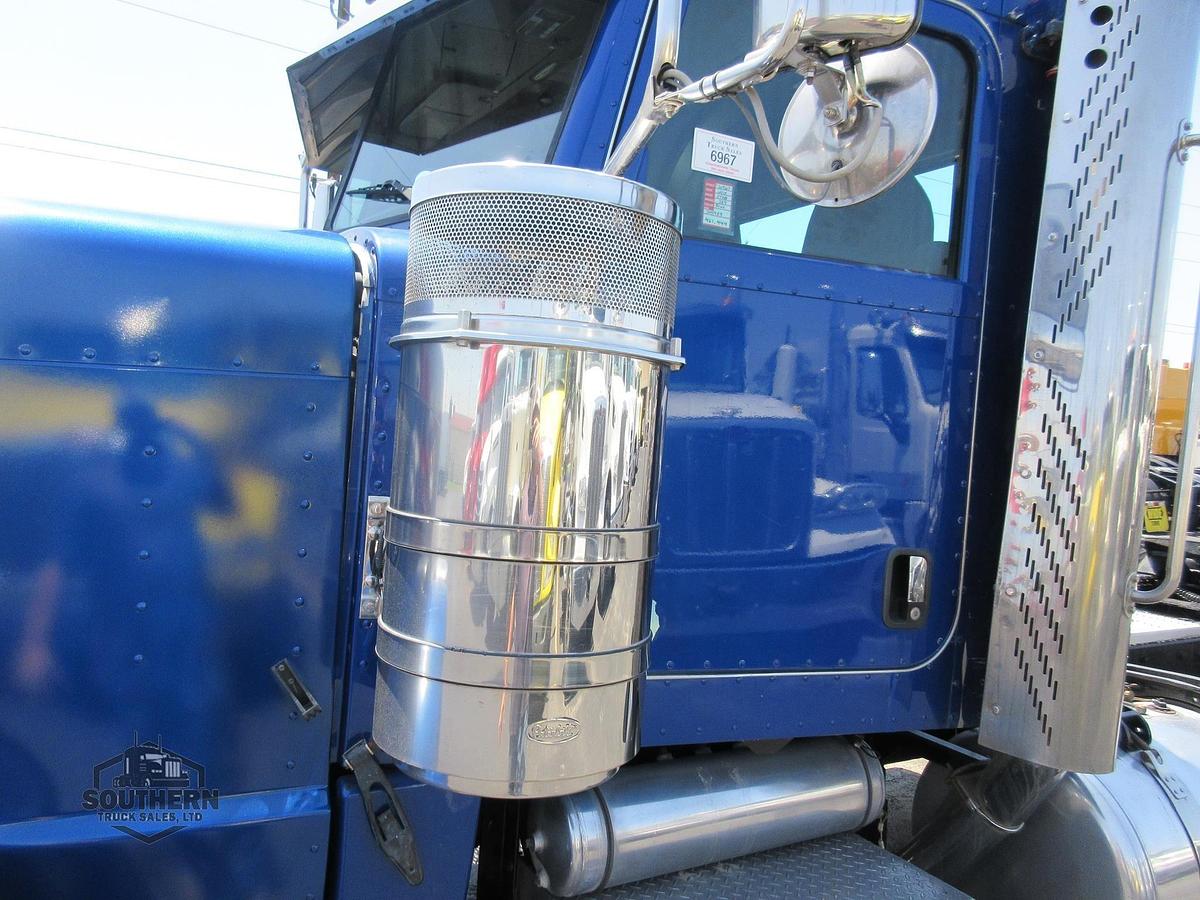 Used 2015 PETERBILT 389