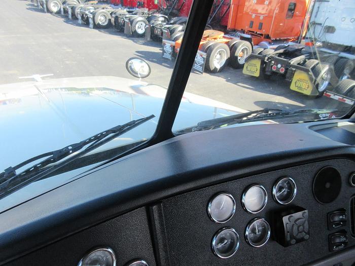 Used 2013 PETERBILT 365
