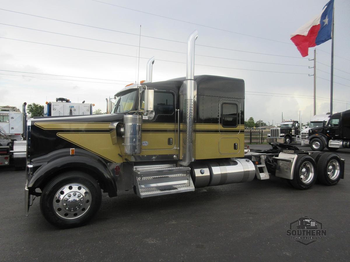 Used 2019 KENWORTH W900L