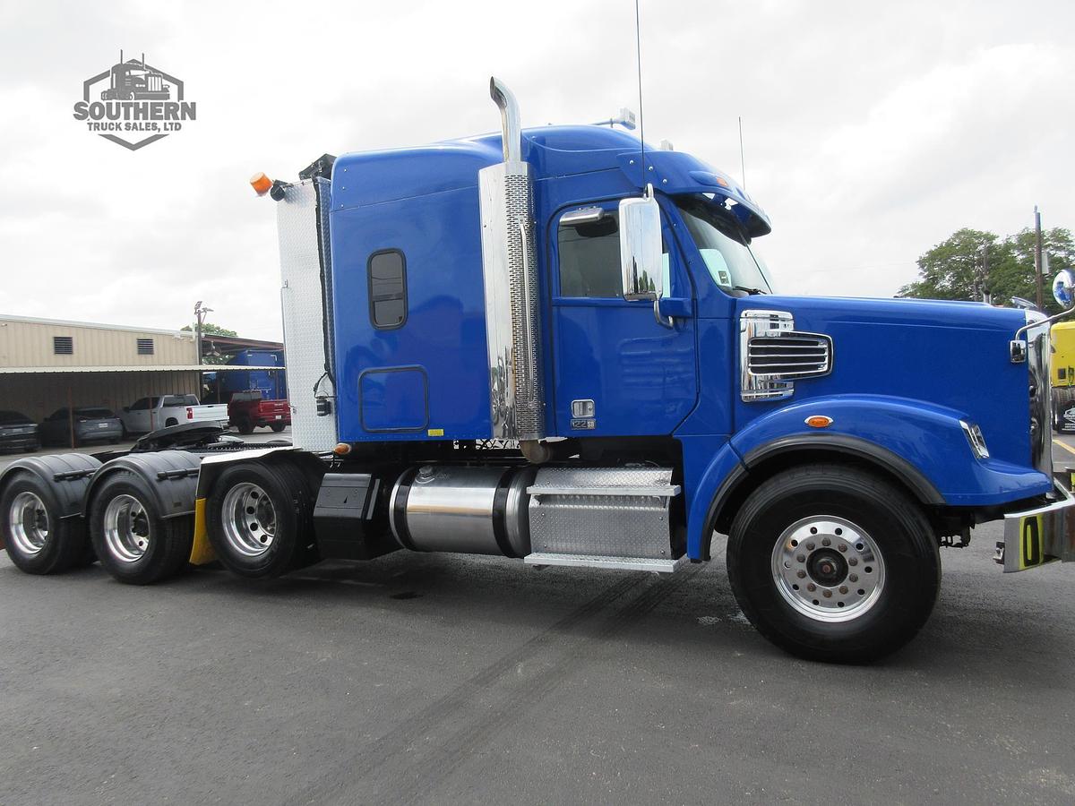 Used 2015 FREIGHTLINER CORONADO 122 SD