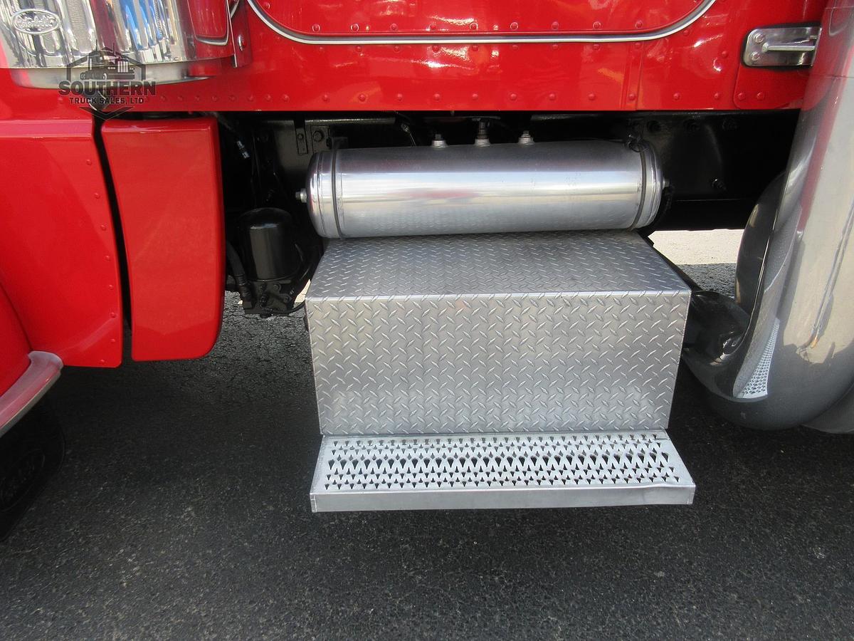 Used 2014 PETERBILT 389