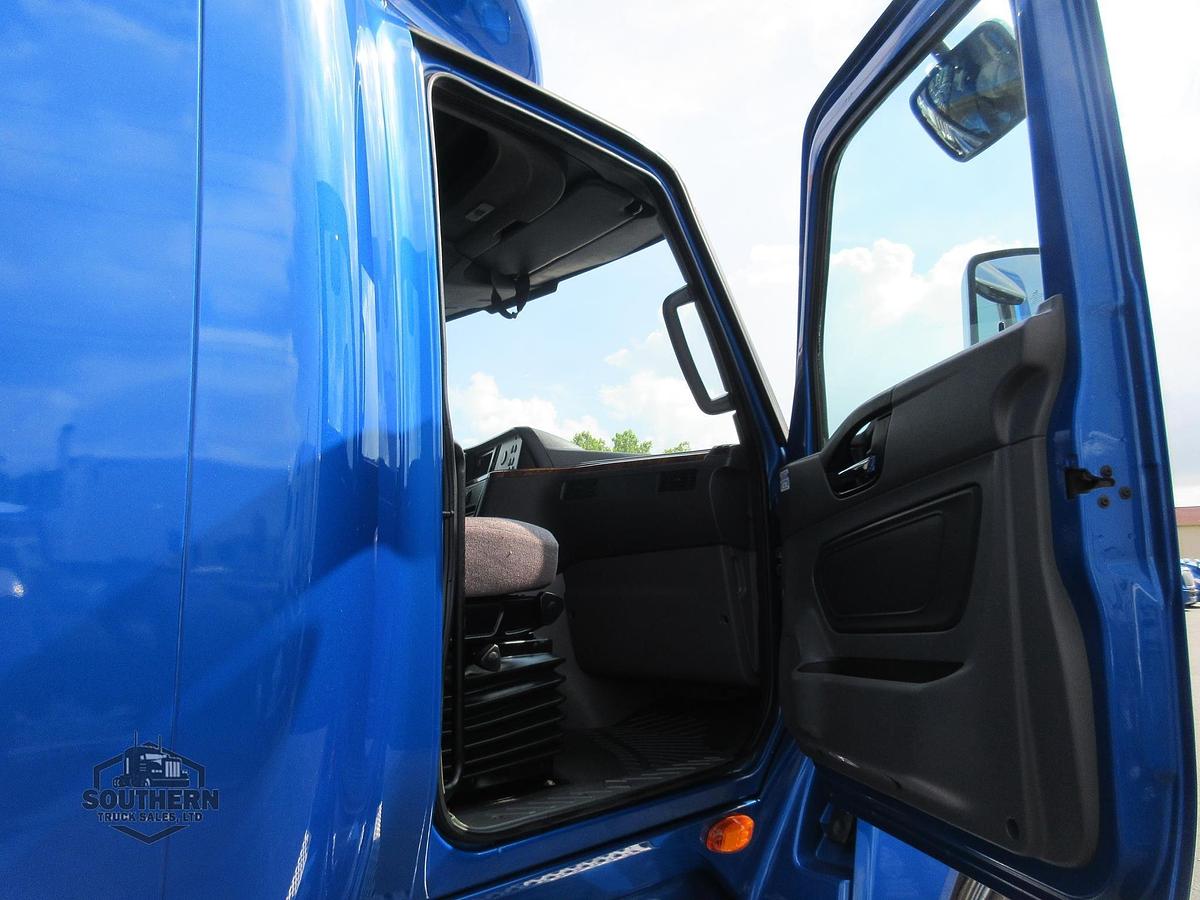 Used 2021 INTERNATIONAL LT