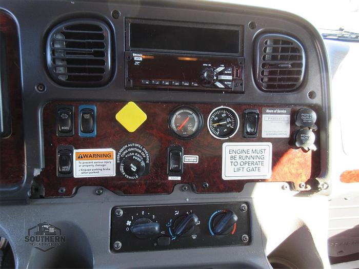 Used 2017 FREIGHTLINER BUSINESS CLASS M2 106