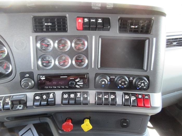 Used 2021 KENWORTH T880