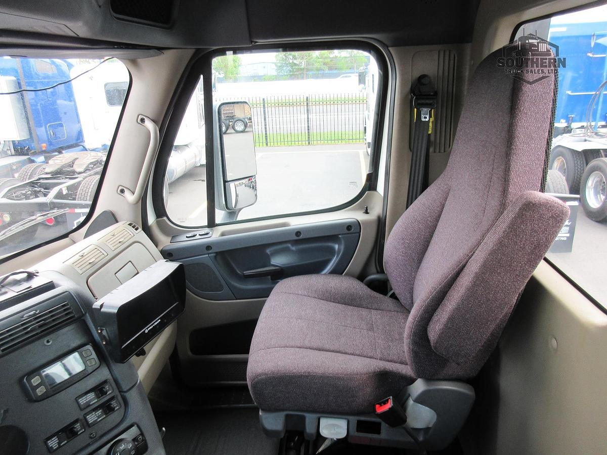 Used 2018 FREIGHTLINER CASCADIA 125