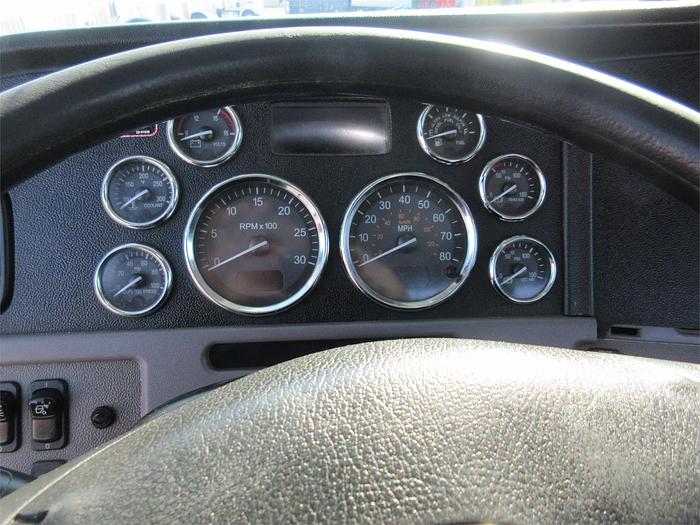 Used 2015 PETERBILT 365