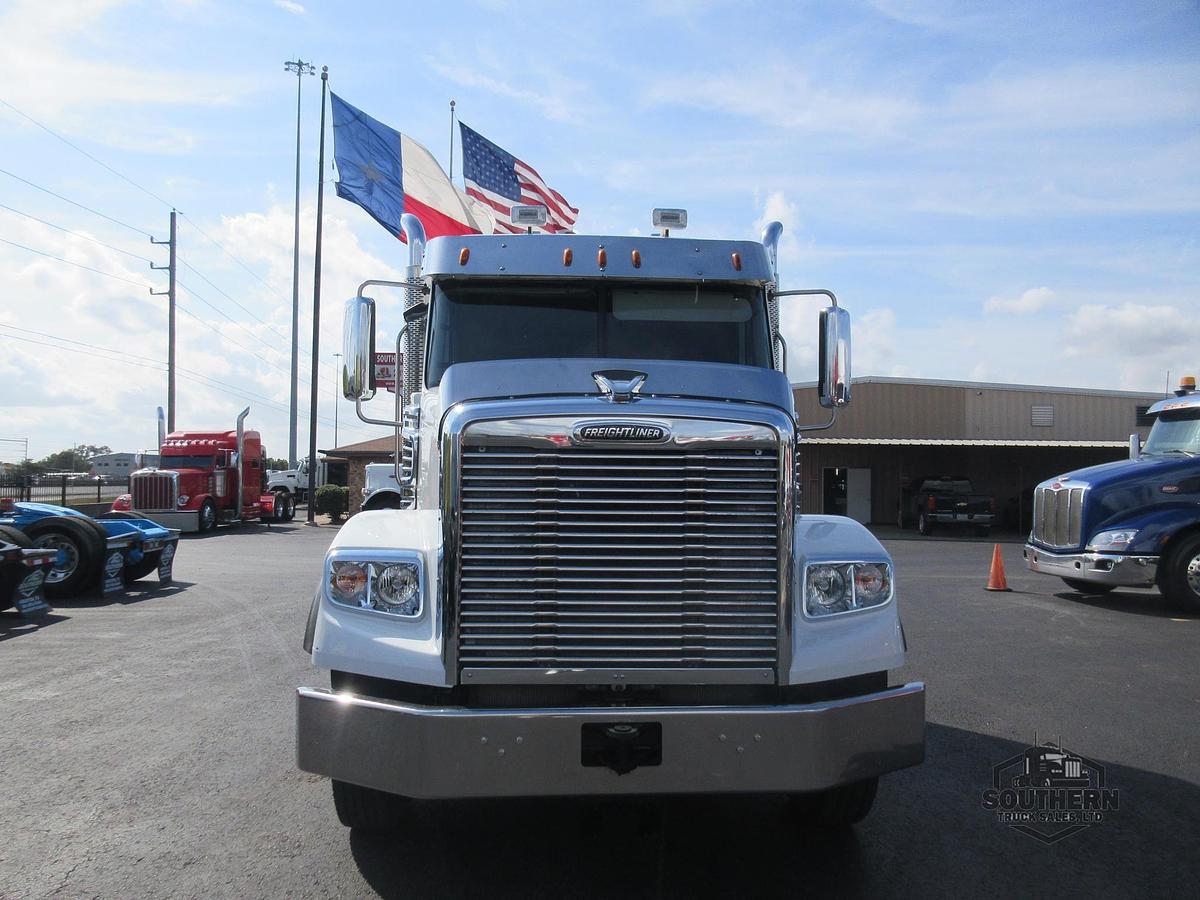 Used 2019 FREIGHTLINER 122SD