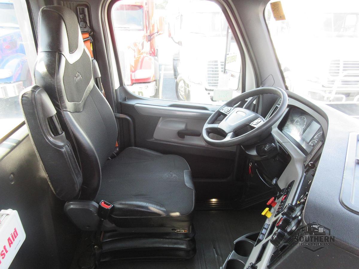 Used 2019 FREIGHTLINER CASCADIA 126