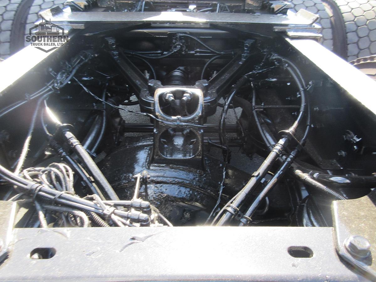 Used 2023 KENWORTH T880