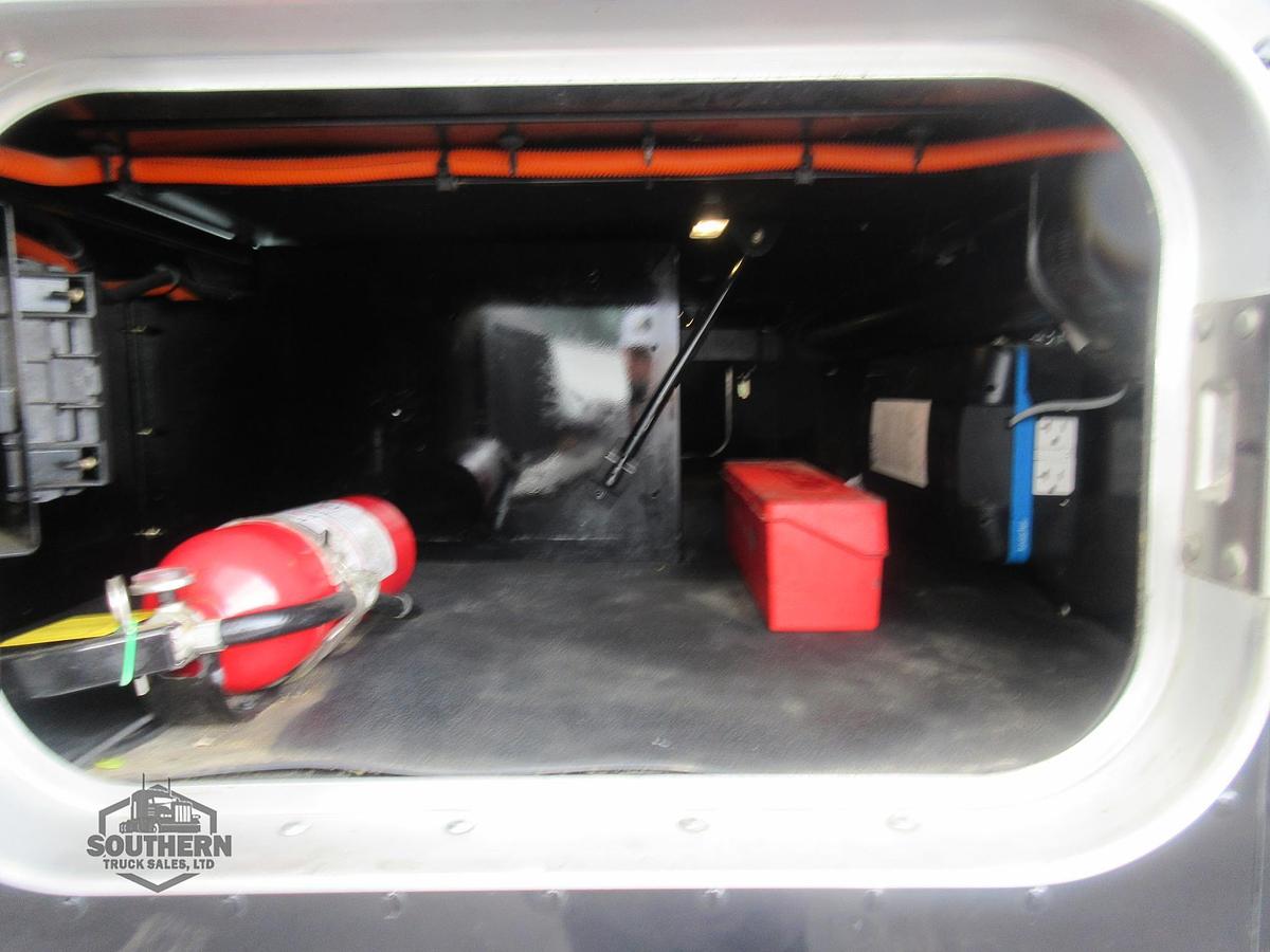Used 2023 KENWORTH T880