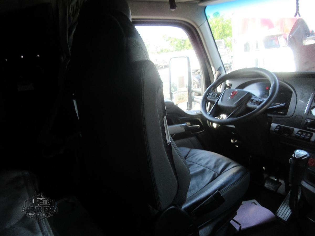 Used 2023 KENWORTH T880