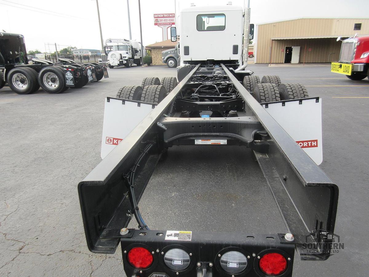 Used 2025 KENWORTH T880