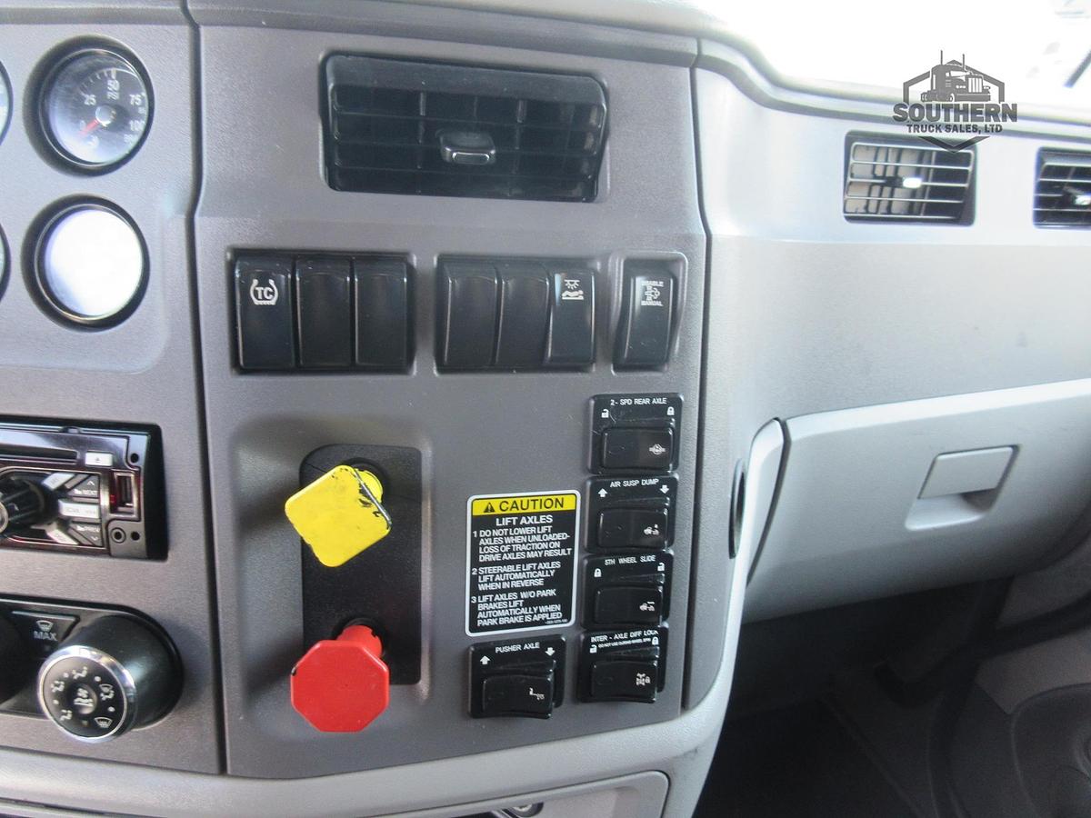 Used 2015 PETERBILT 567