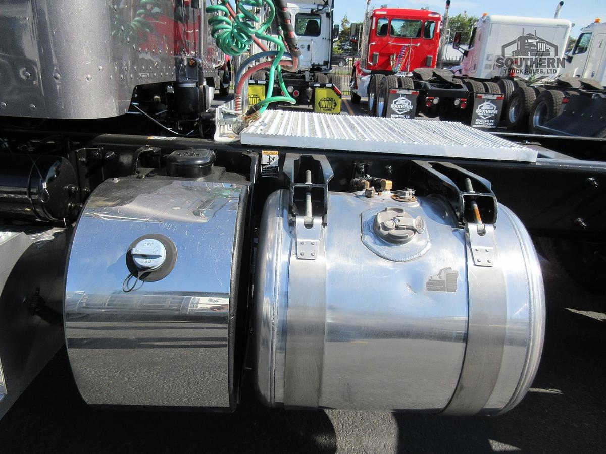 Used 2022 PETERBILT 389