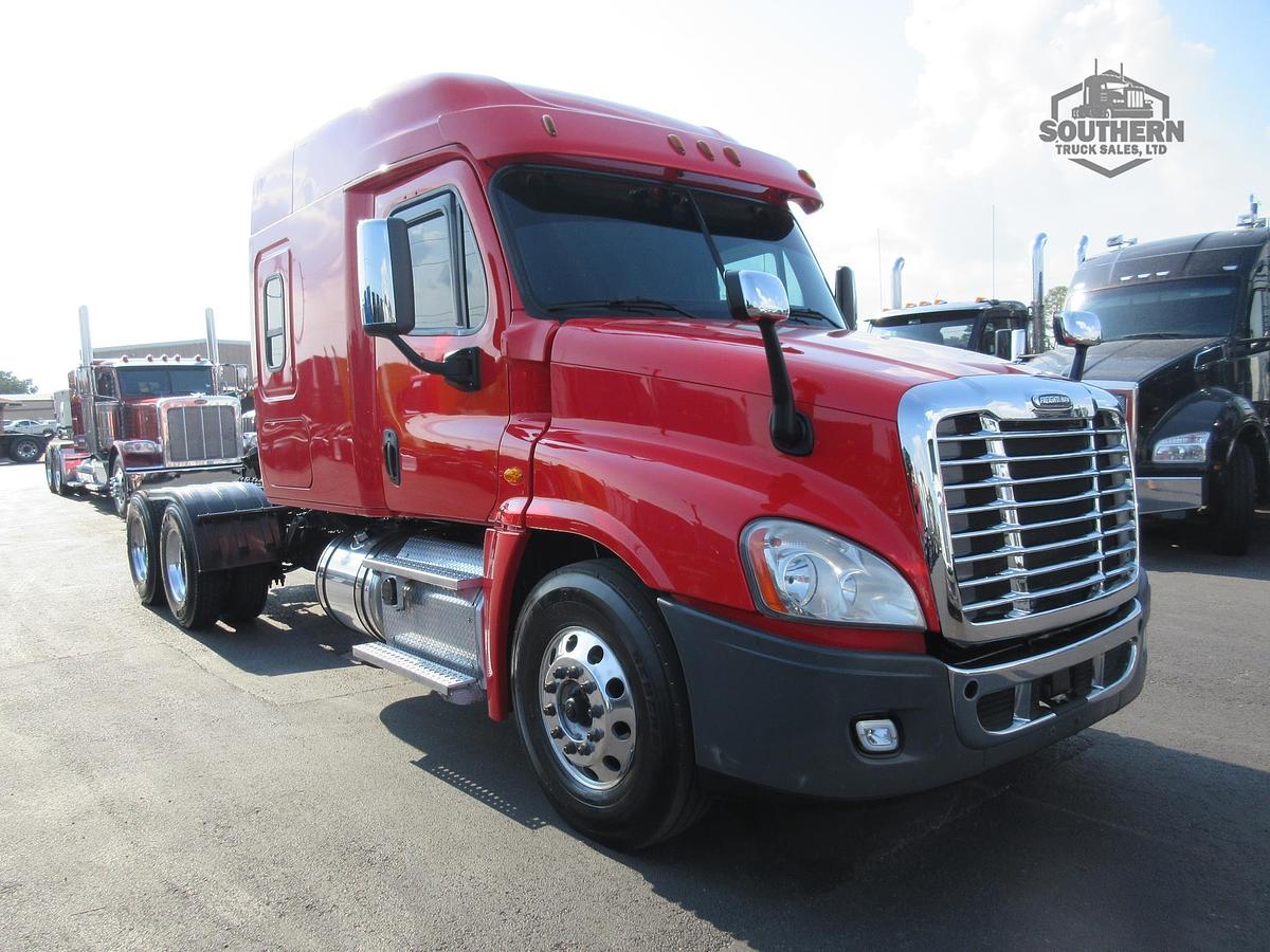 Used 2018 FREIGHTLINER CASCADIA 125