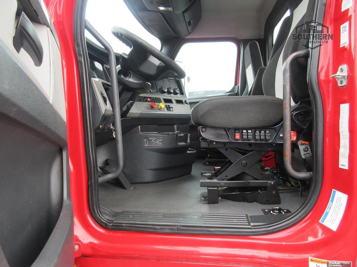 Used 2019 FREIGHTLINER CASCADIA 126