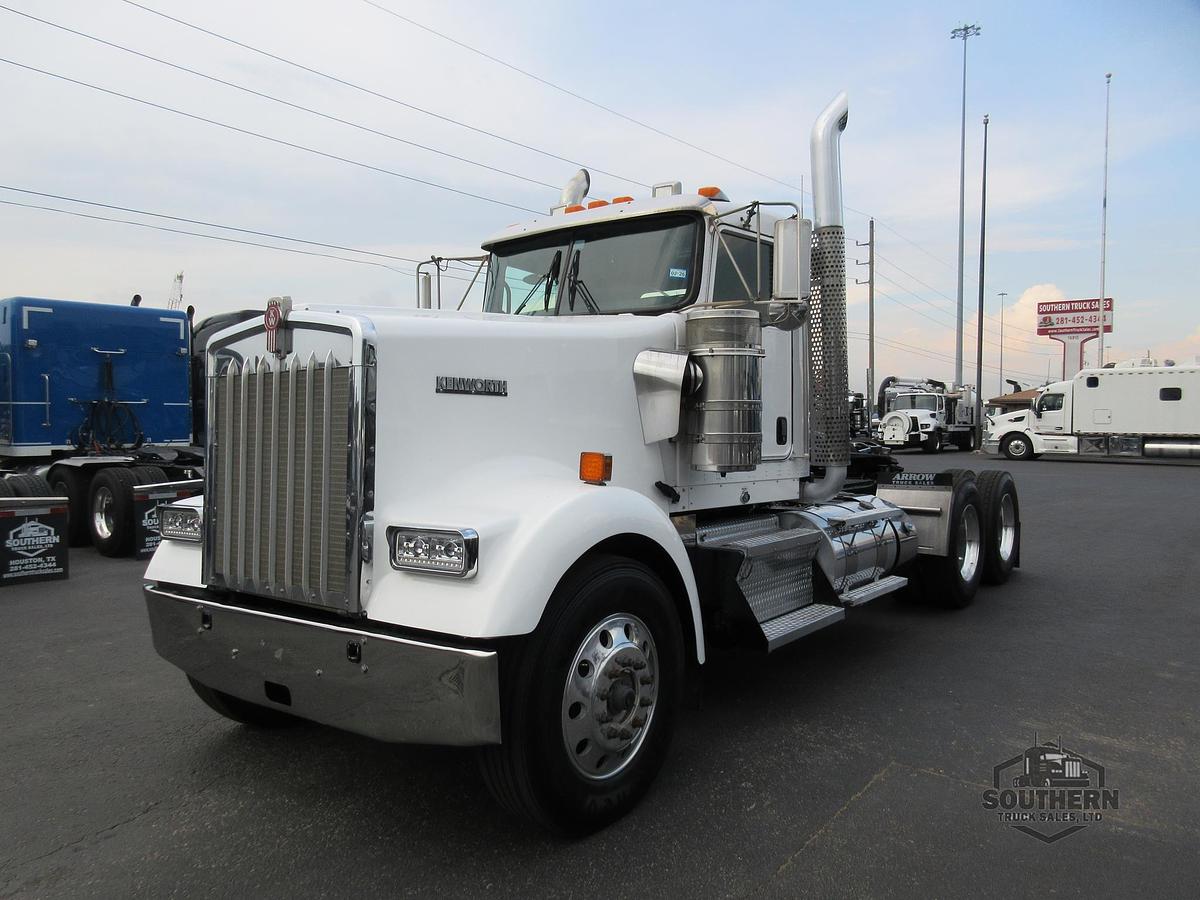 Used 2016 KENWORTH W900