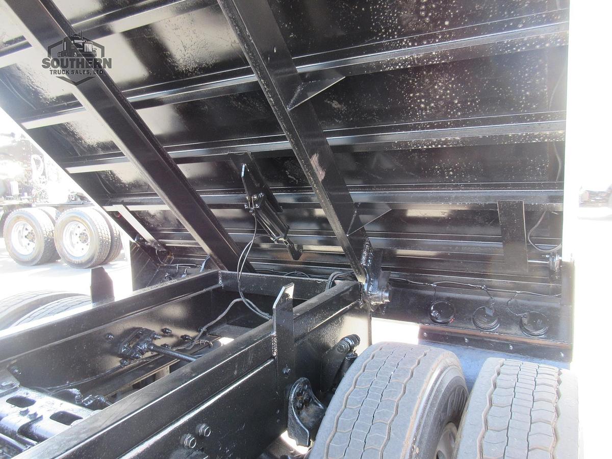 Used 2019 FREIGHTLINER CASCADIA 126