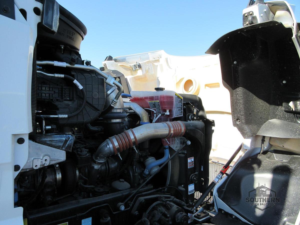 2025 KENWORTH T880